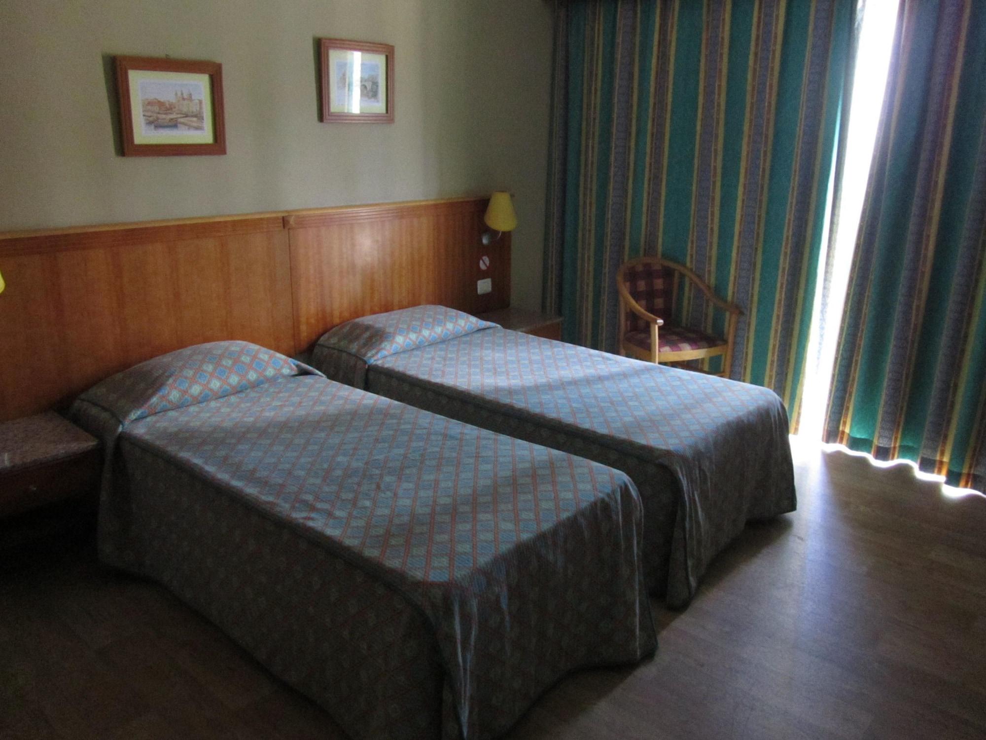 Topaz Hotel 3*