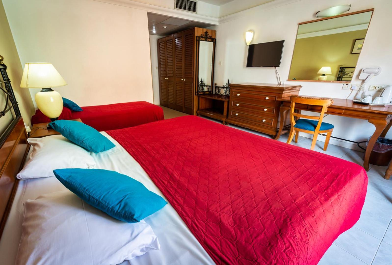 Hotel Topaz St. Paul's Bay
